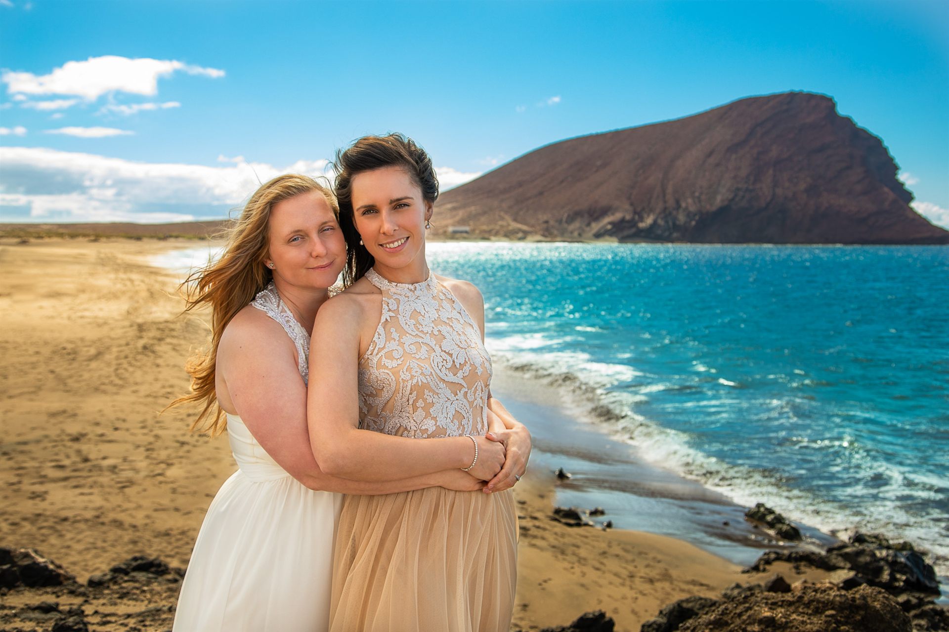 Intimate wedding ceremony at Playa Tejita, El Médano